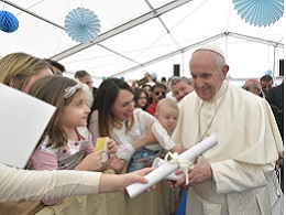 Papa: non chiudersi nel legalismo per condannare gli altri 