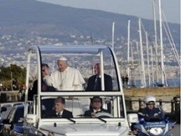 PAPA ALL' UNIVERSITA' TEOLOGICA DI NAPOLI